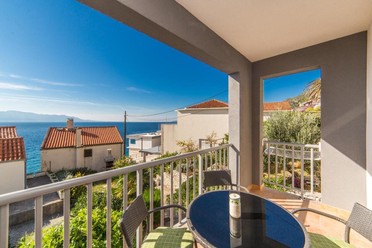 Apartments By The Sea Brist, Makarska - 11078 Exterior foto