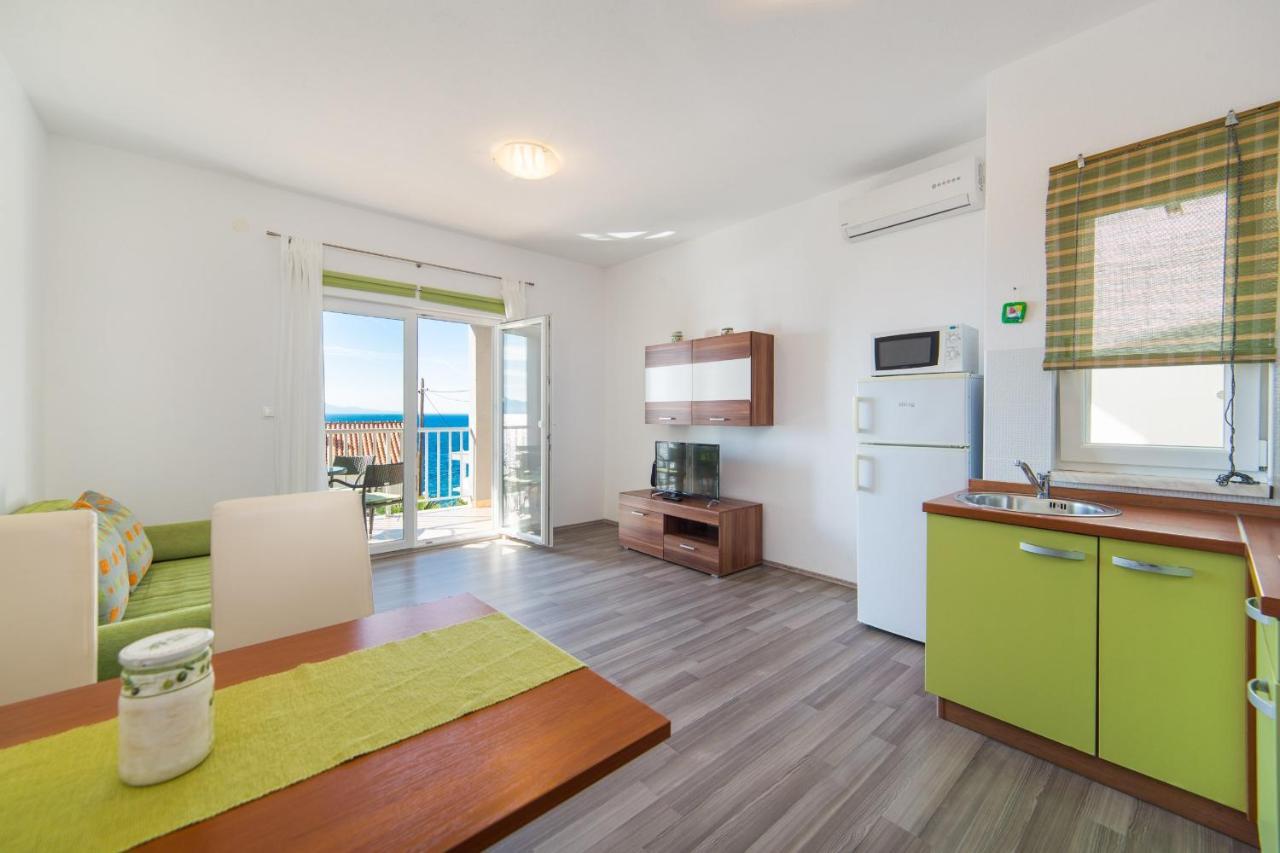 Apartments By The Sea Brist, Makarska - 11078 Exterior foto